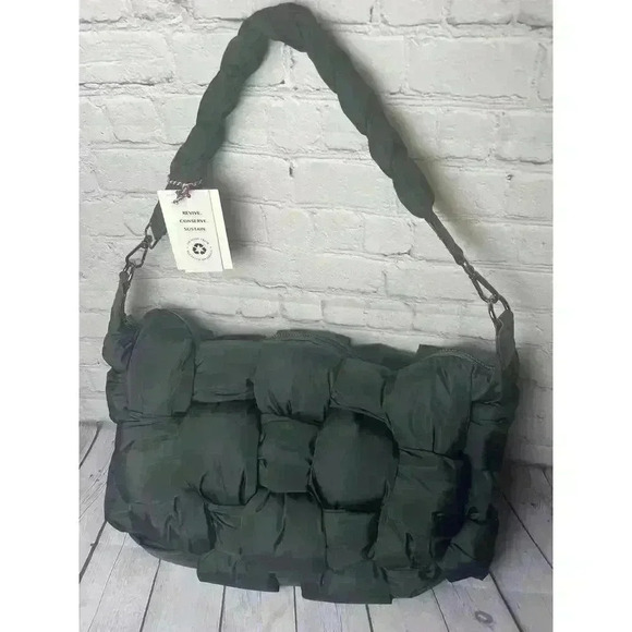 Urban Expressions Handbags - Urban Fit Purse/Crossbody Black Quilted NWT NEW